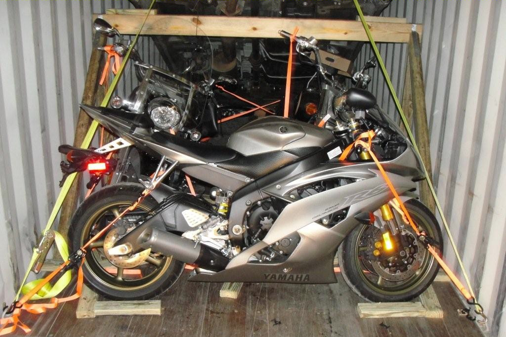 Container-loading-02-motorcycles